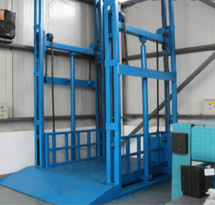 Hebt Handelsfracht 2000KG 5m kleine Fracht-Aufzugs-einzelne Schiene an
