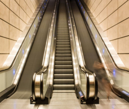 der 800mm Schritt-9000P/h bewegliche Innenhauptrolltreppe Weg-Rolltreppen-0.5m/s