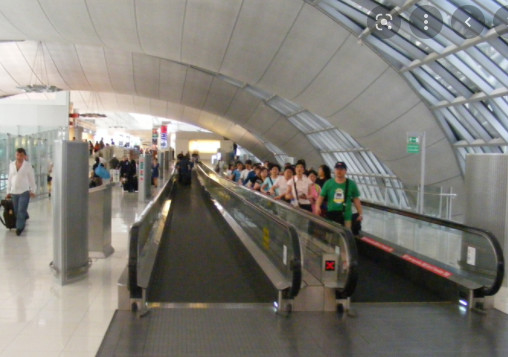 Flache Rolltreppe ODM in der Flughafen-U-Bahn